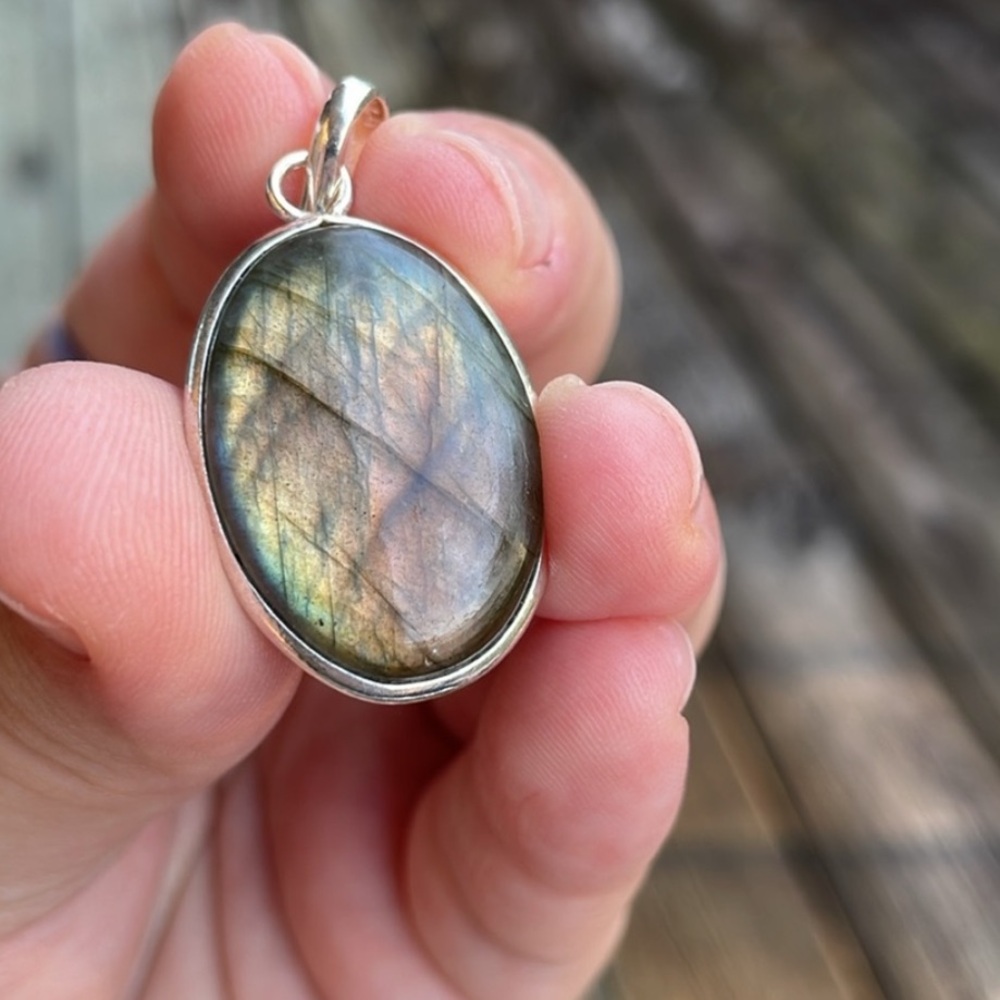 *** On Hold***Elegant Labradorite Pendant Necklace 925 sterling silver